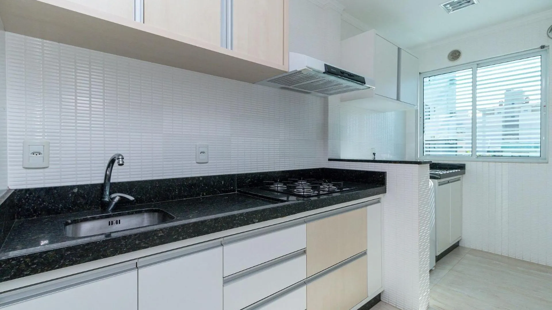 Aluguel Apartamento 3 Quartos Vista Mar Bombas Sc ボンビーニャス